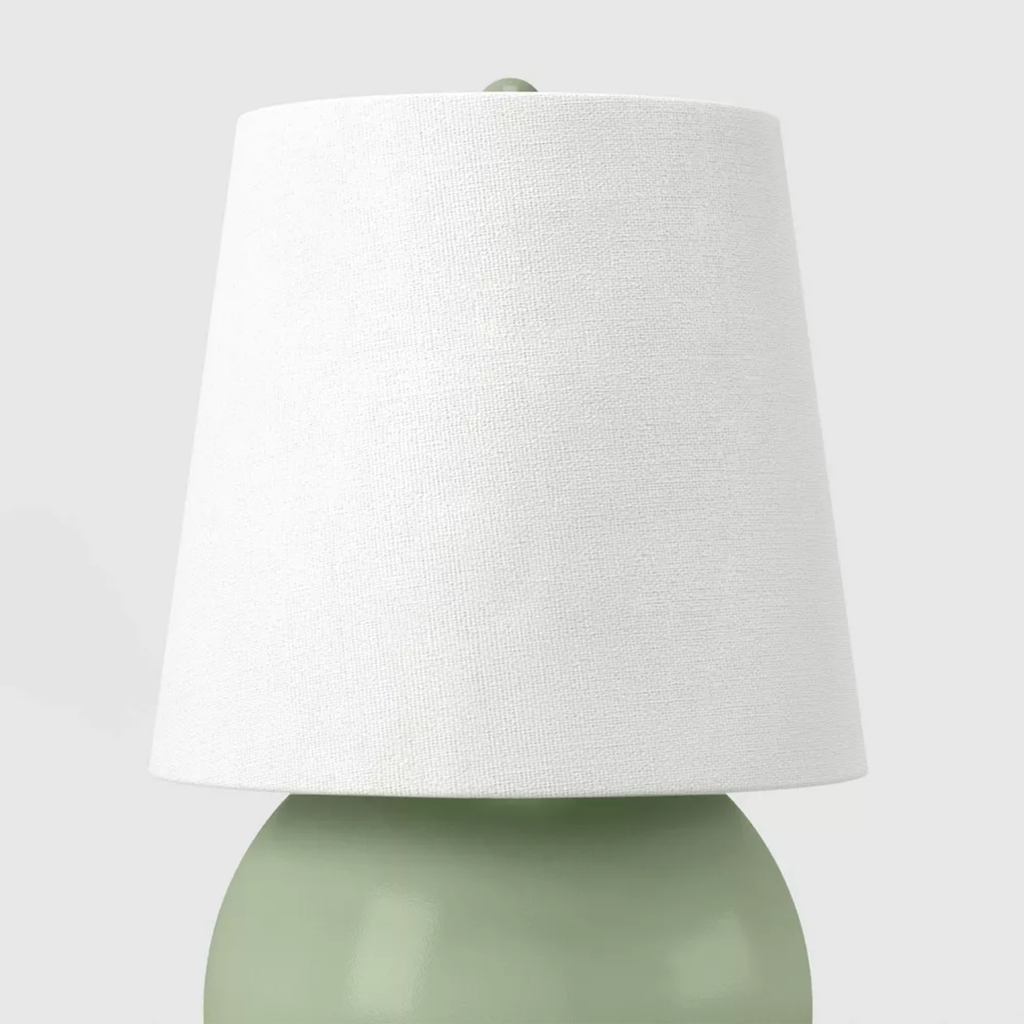 Lampă mini din ceramică verde, bază rotundă și abajur textil conic